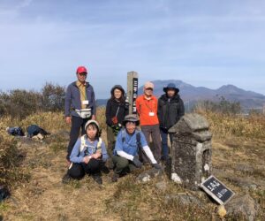 穴ケ乢から三平山登山24.1