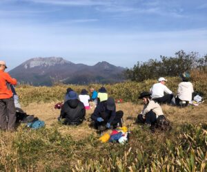 穴ケ乢から三平山登山24.2